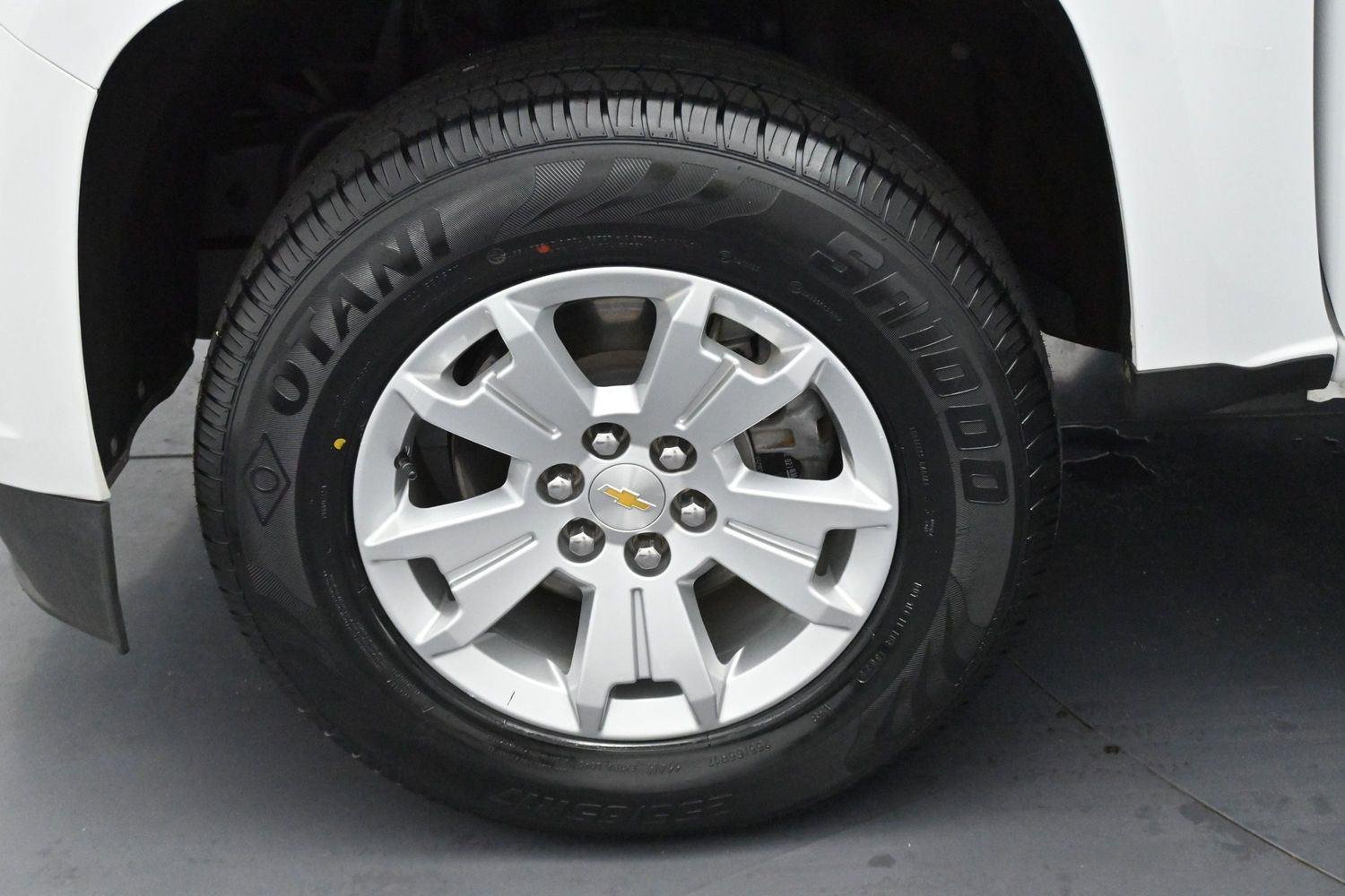 Used 2022 Summit White Chevrolet 4WD LT image 33