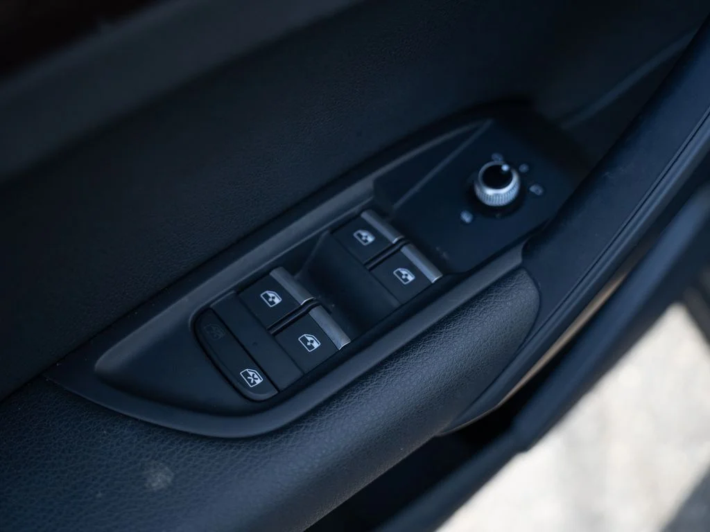 Used 2018  Audi 2.0T image 16