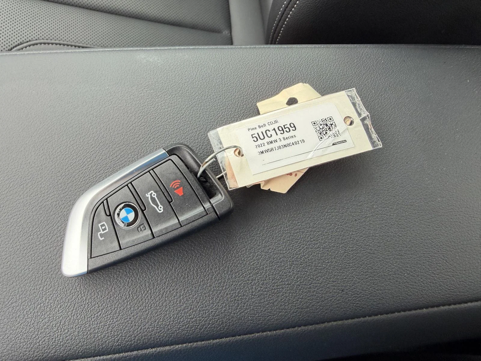Used 2022 Mineral Grey Metallic BMW 330i xDrive image 13