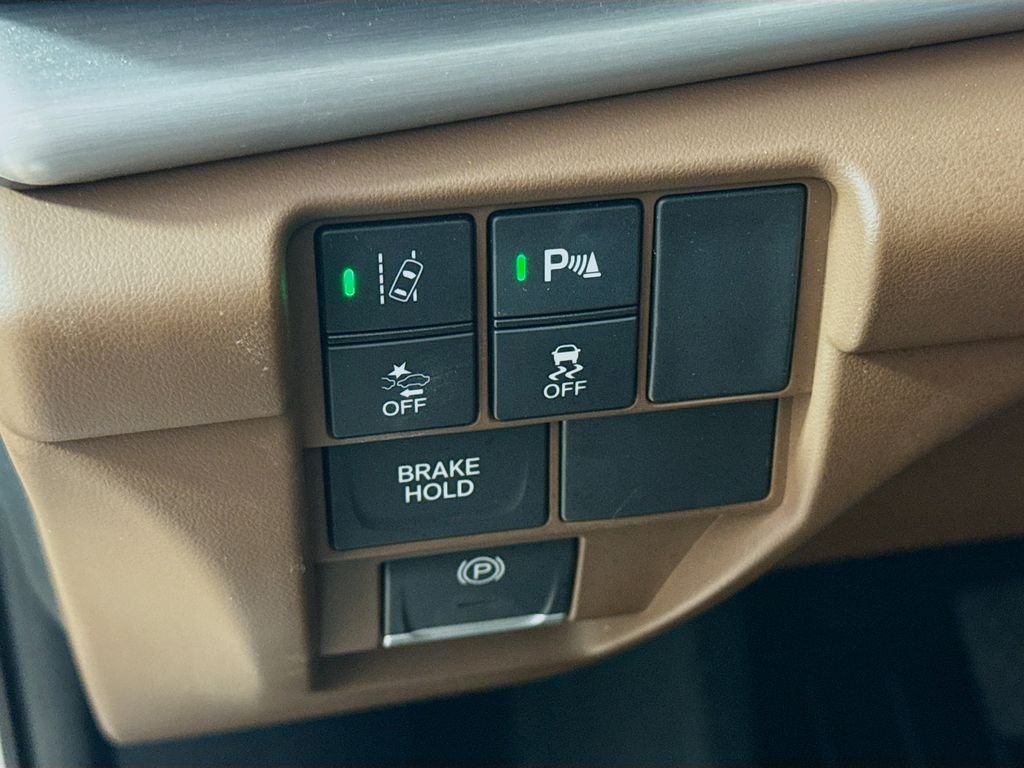 Used 2020 Platinum White Pearl Acura w/Technology Pkg image 11