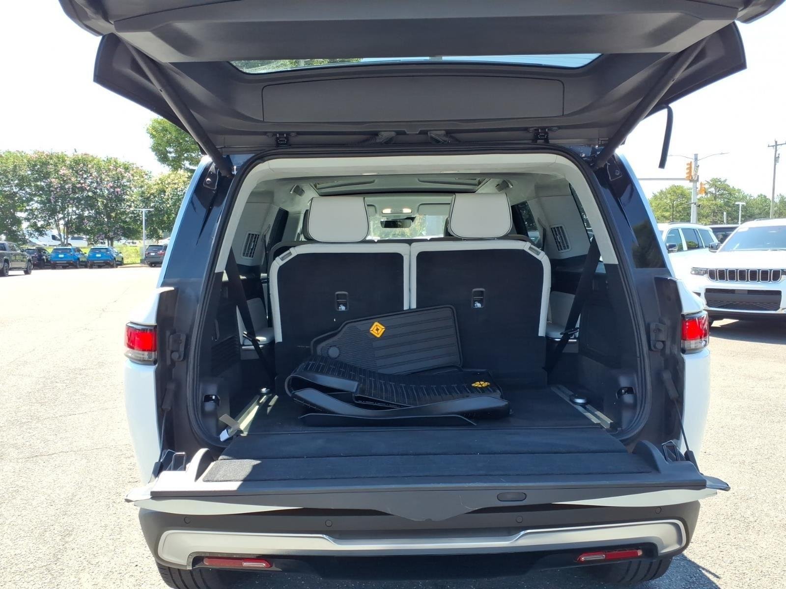 Used 2024  Rivian Adventure image 13