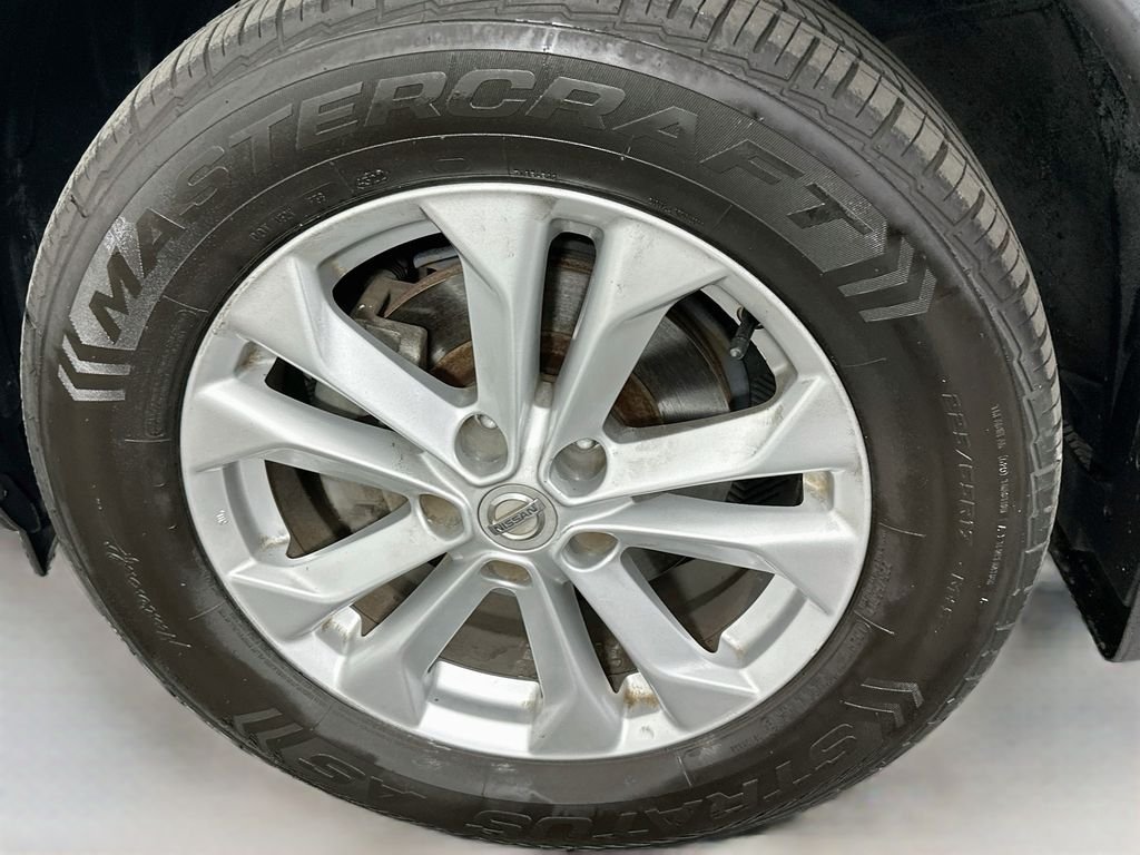 Used 2016 Magnetic Black Nissan SV image 32