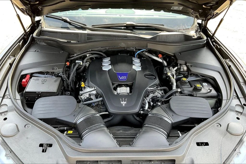 Used 2023 Black Maserati Modena image 30