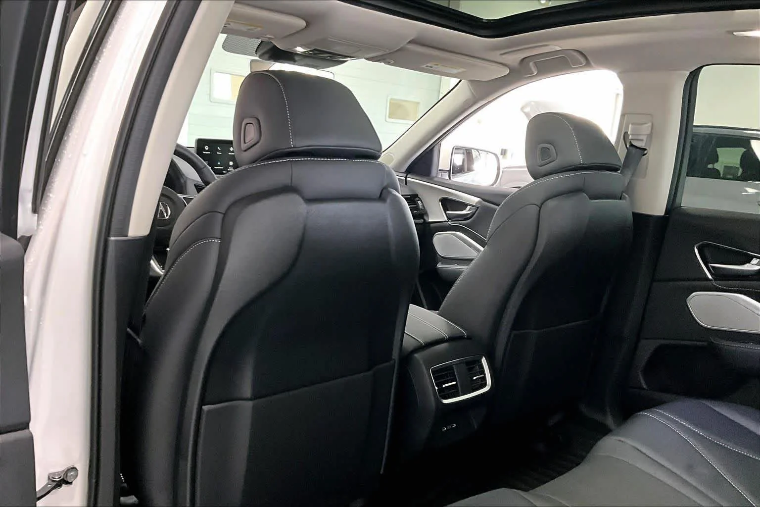 New 2026 Platinum White Pearl Acura w/Technology Package image 10