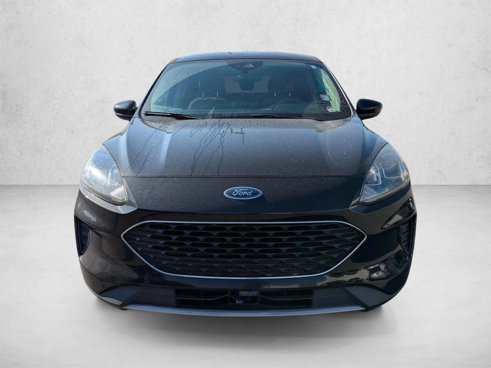 Used 2020 Agate Black Metallic Ford SE image 2