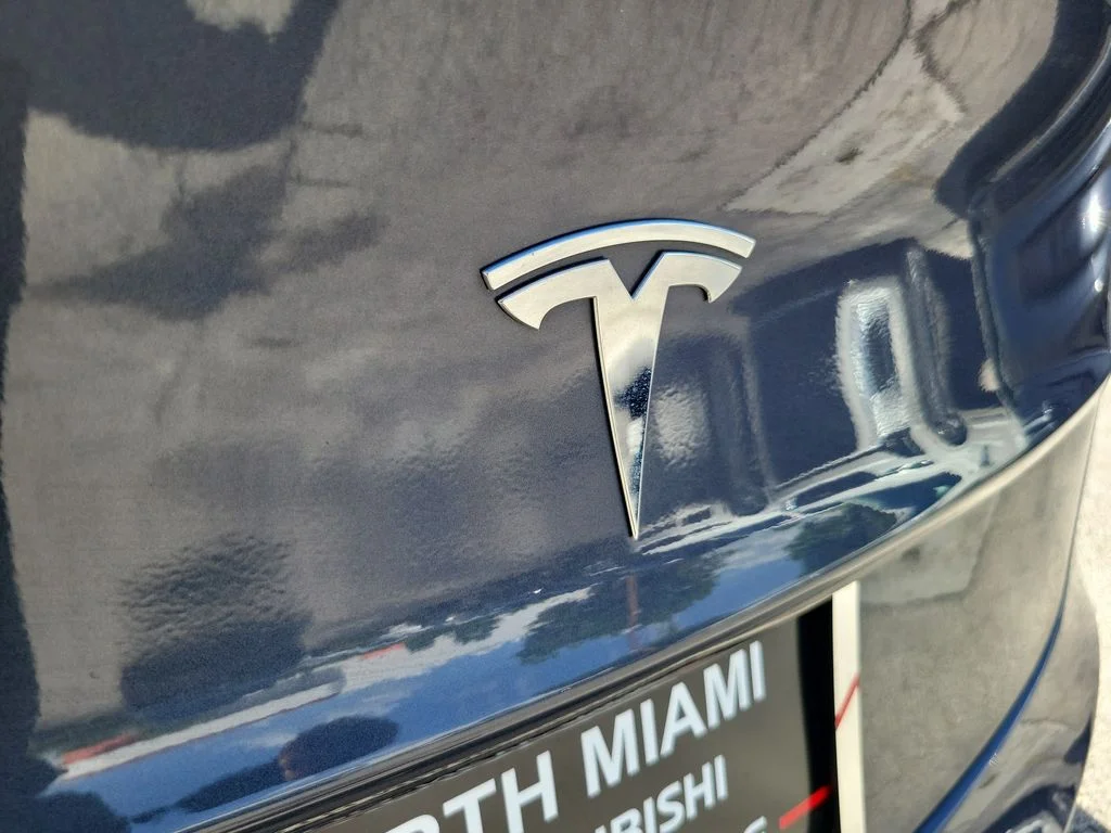 Used 2023 Gray Tesla Base image 9