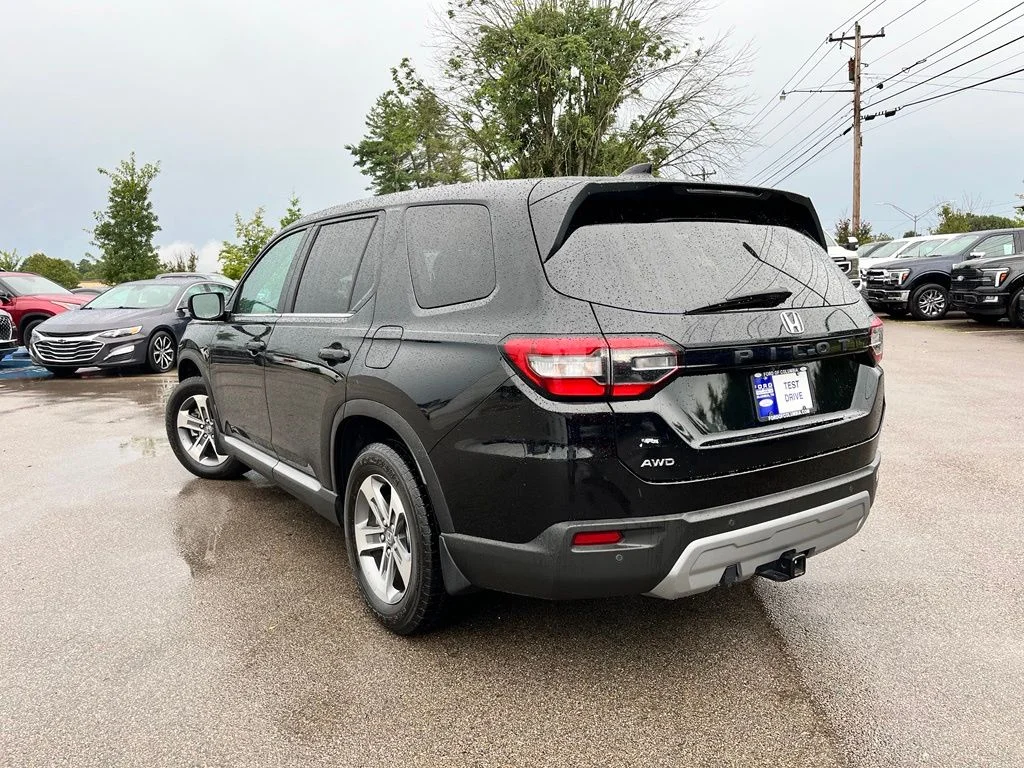 Used 2025 Black Honda EX-L image 4