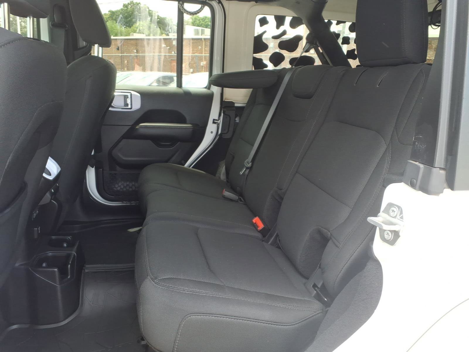 Used 2019 Bright White Clearcoat Jeep Sahara image 16