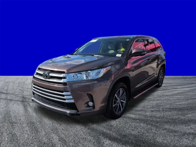 Certified Used 2019 Walnut Toyota XLE image 8
