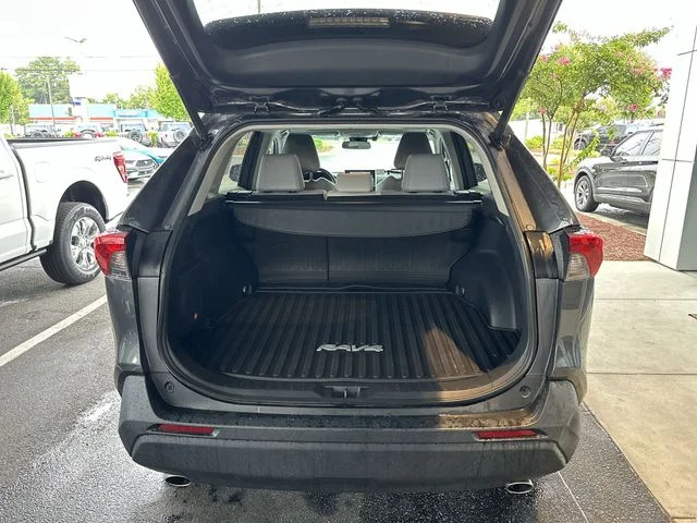 Used 2020 Gray Toyota XLE Premium image 25