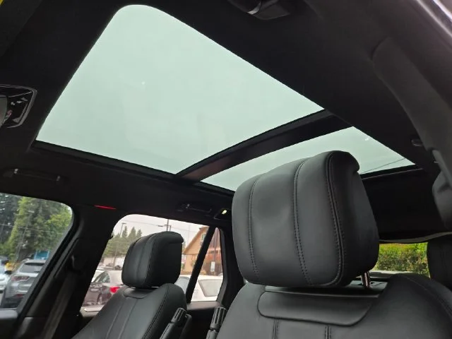 Used 2019 British Racing Green Land Rover 5.0L V8 Supercharged image 25