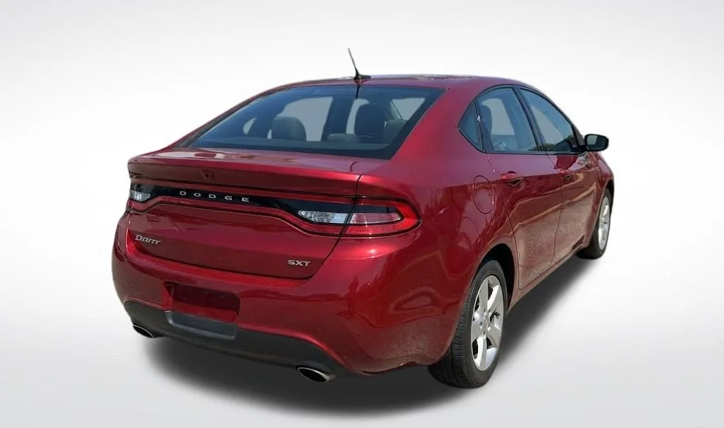 Used 2015 Red Dodge SXT image 4