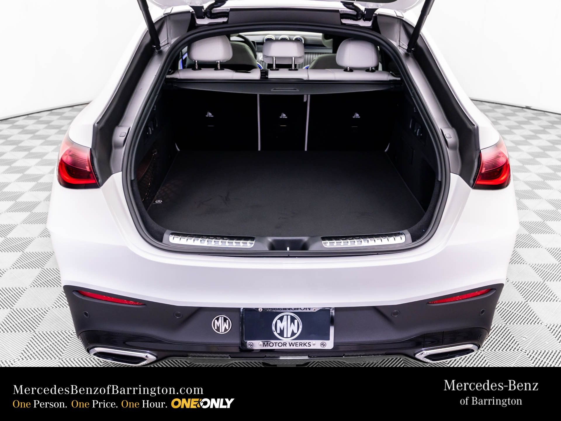 New 2026 Polar White Mercedes-Benz GLC 300 Coupe image 33