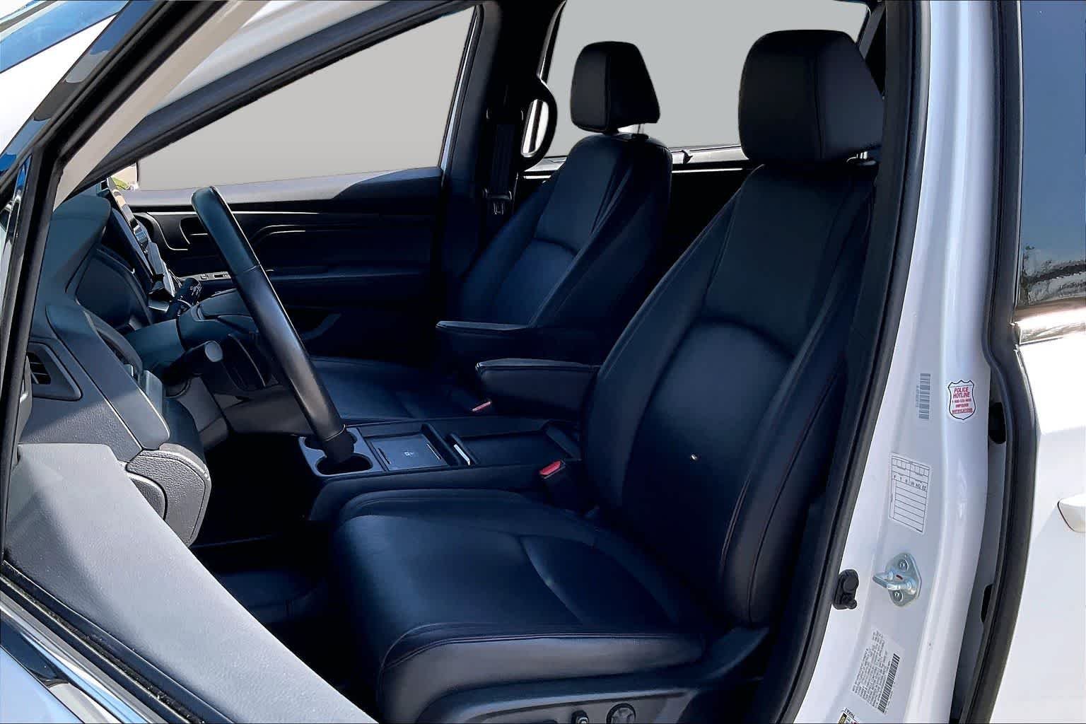 Used 2025 Platinum White Pearl Honda Sport-L image 8
