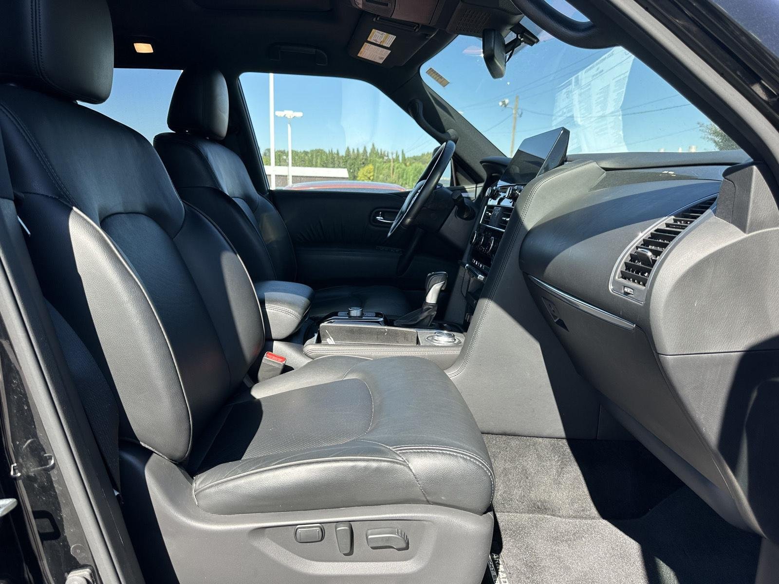 Used 2023 Super Black Nissan SL image 14