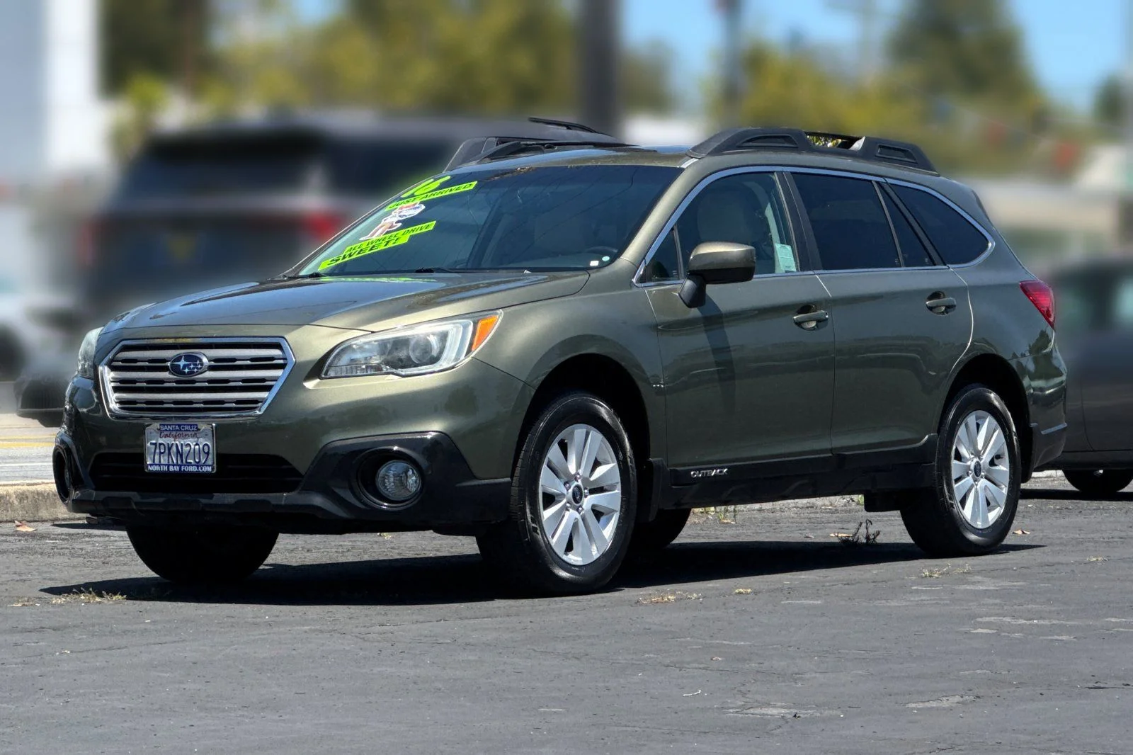 Used 2016 Wilderness Green Metallic Subaru 2.5i Premium image 31