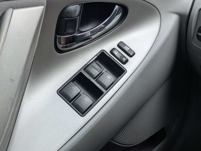Used 2010  Toyota LE image 20