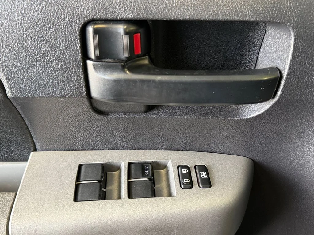 Used 2008 Silver Toyota Base image 28
