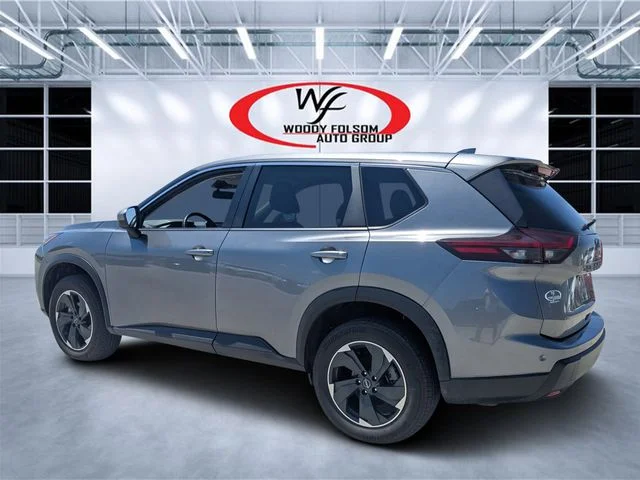 Used 2025 Gray Nissan SV image 5