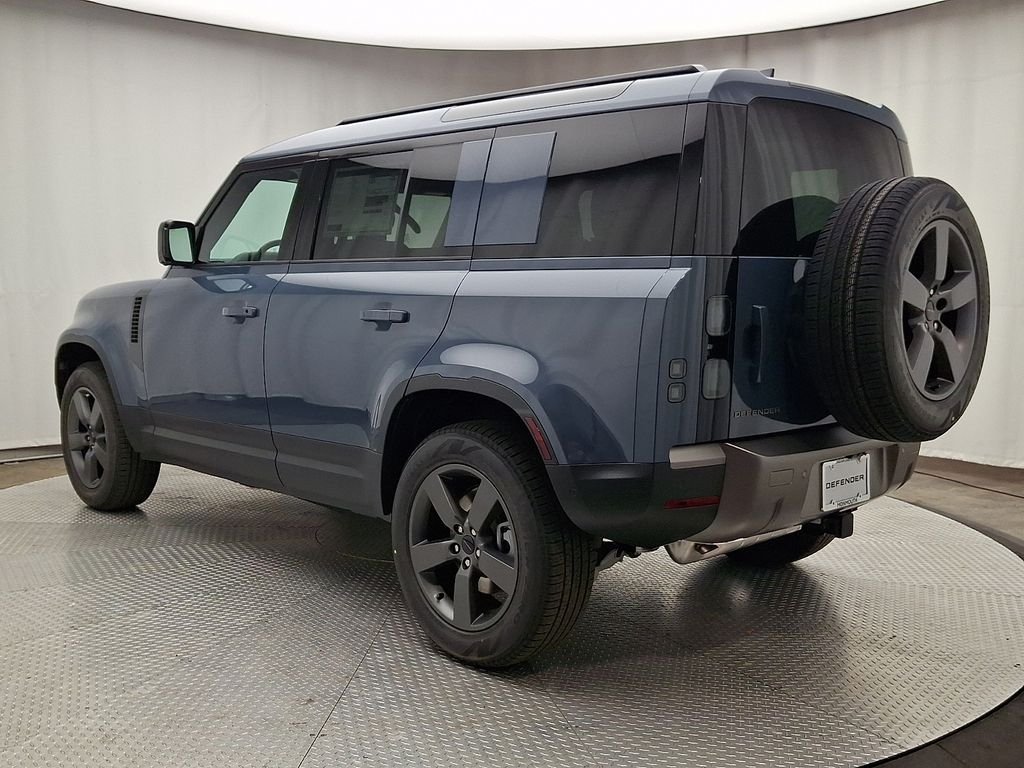 New 2026 Tasman Blue Metallic Land Rover S image 4