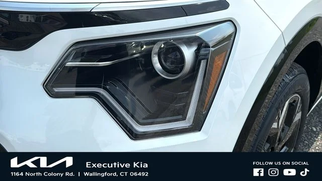 New 2026 White Kia Wind image 7