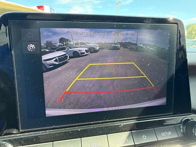 Used 2022 White Kia LXS image 22