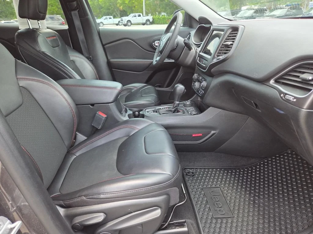 Used 2022 Granite Crystal Metallic Clearcoat Jeep Trailhawk image 15