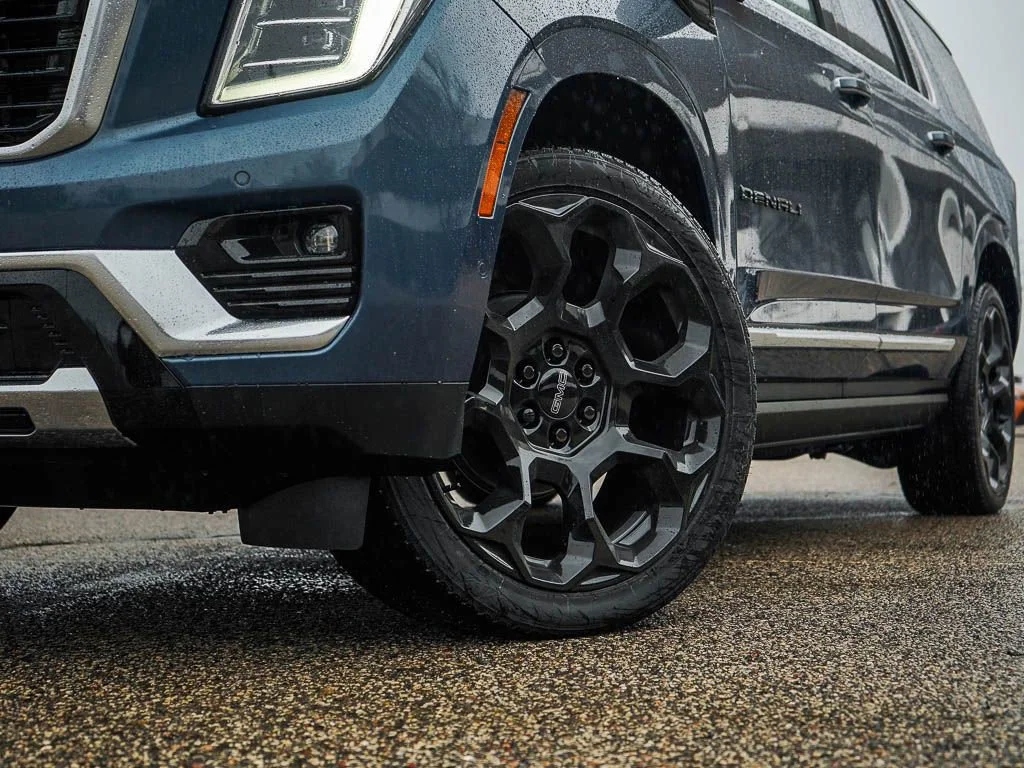 2026 GMC Yukon XL Denali - Photo 5
