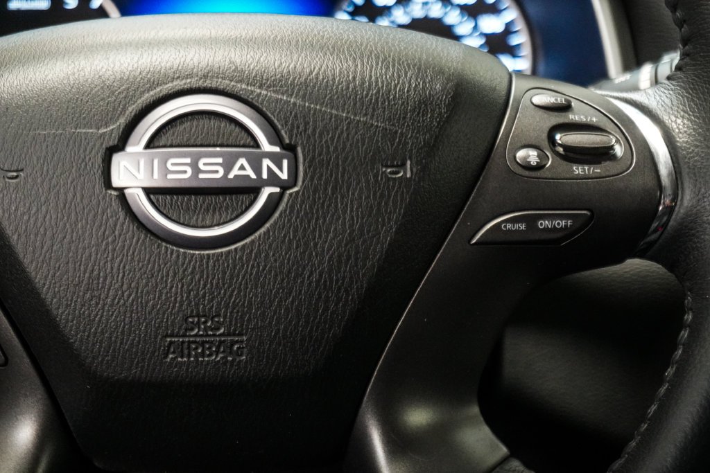 Used 2023 Gray Nissan SV image 13