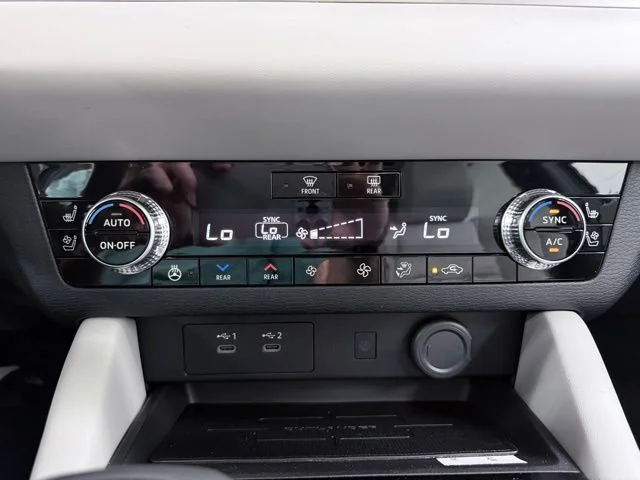 New 2026  Mitsubishi SEL image 37