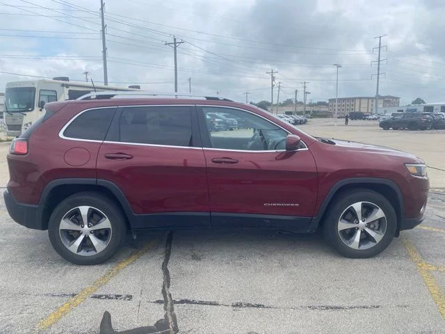 Used 2020 Velvet Red Pearlcoat Jeep Limited image 4