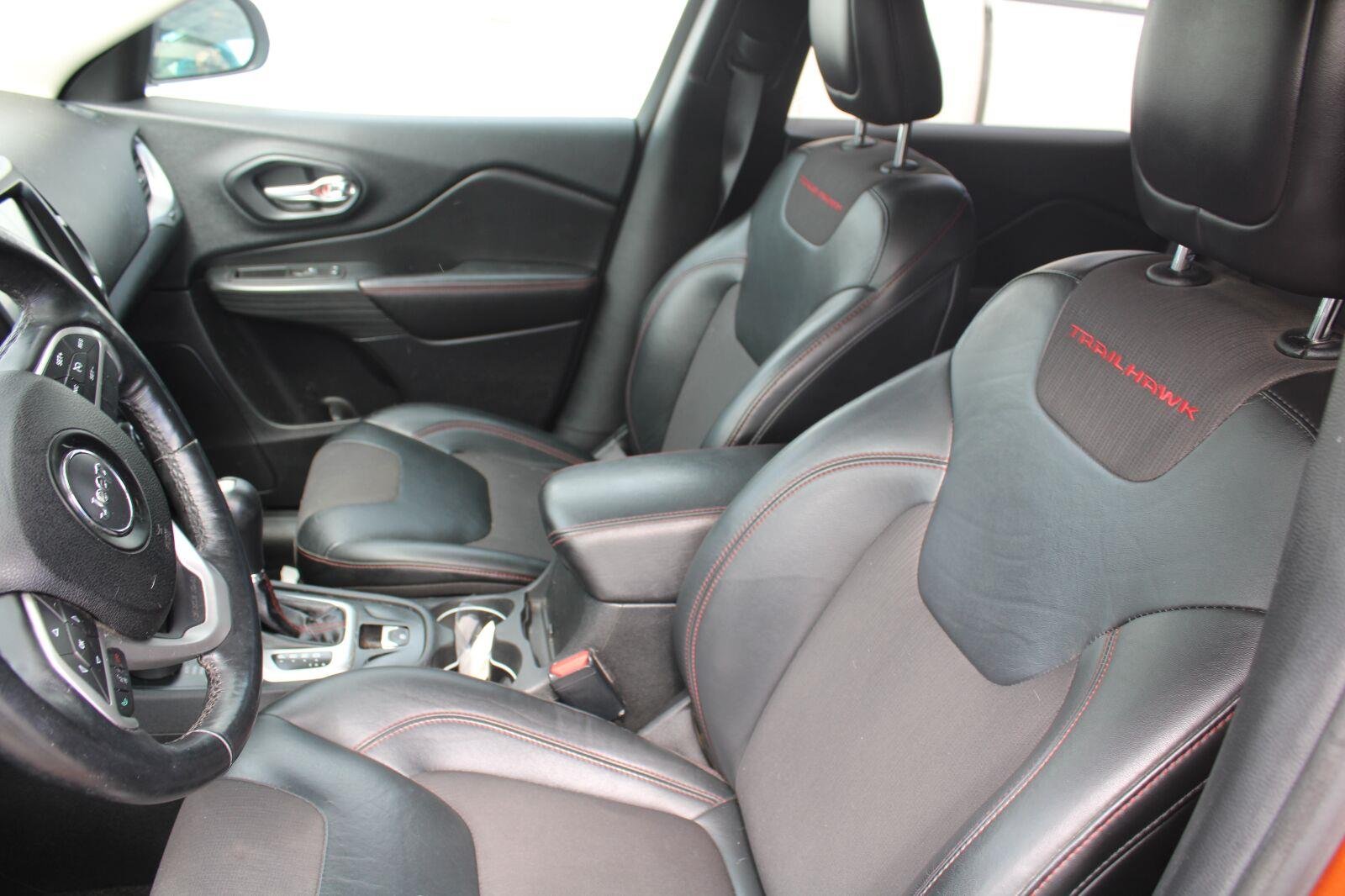 Used 2015 Mango Tango Pearlcoat Jeep Trailhawk image 8