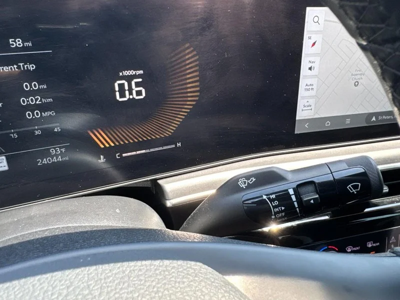 Used 2025 Wolf Gray Kia GT-Line Auto FWD image 21