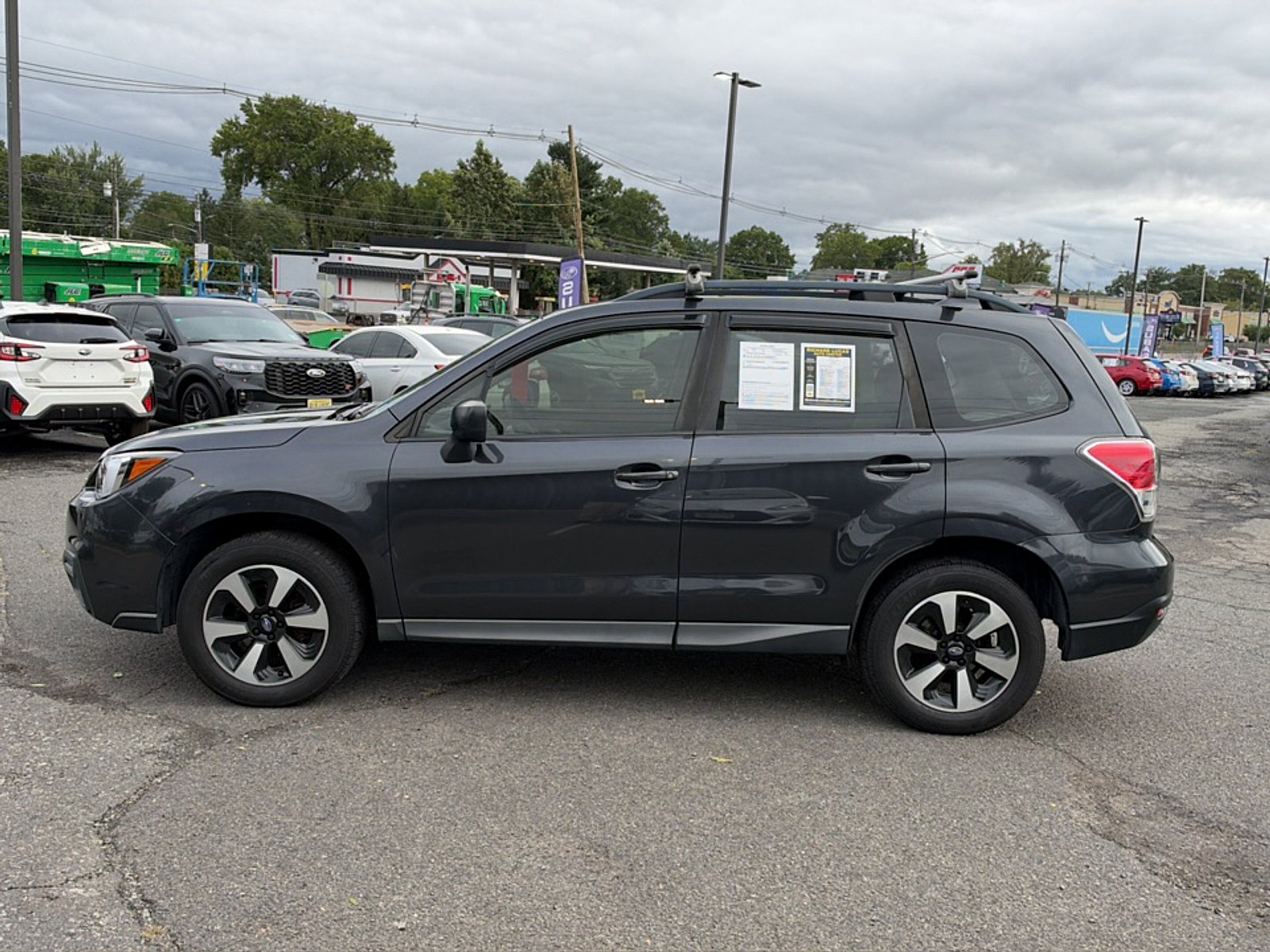 Used 2018 Dark Gray Metallic Subaru 2.5i image 9