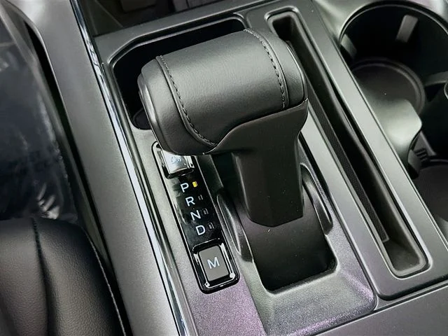 New 2026 Carbonized Gray Metallic Ford XLT image 17