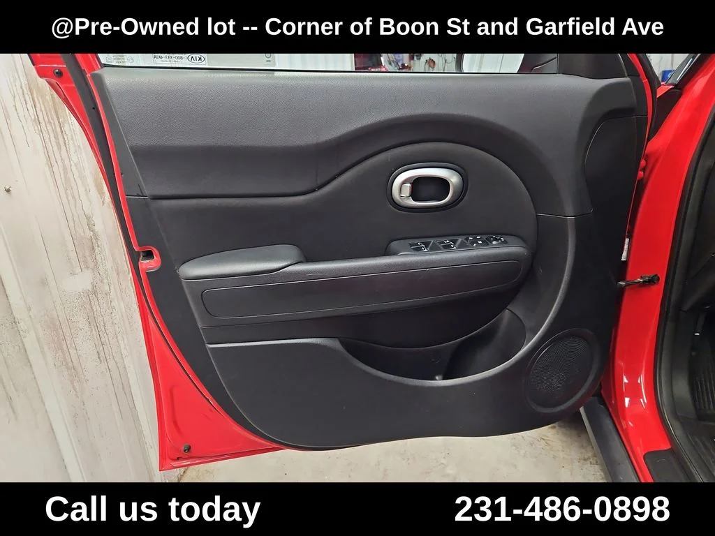 Used 2019 Red Kia Base image 15