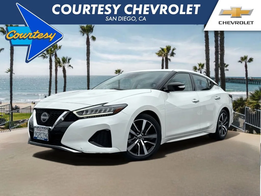 2023 Nissan Maxima SV's photo