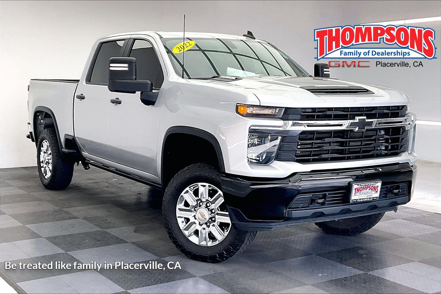 Used 2022 SILVER ICE METALLIC Chevrolet Custom image 1