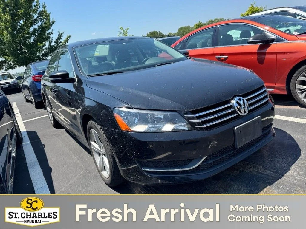 Used 2013 Black Volkswagen 2.5 SE image 1
