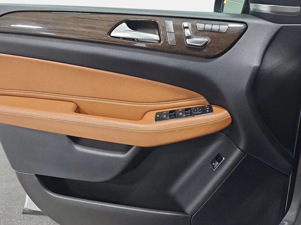 Used 2019 Silver Mercedes-Benz GLE 43 AMG® image 29