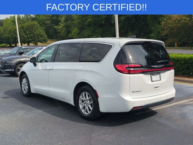 Used 2023 White Chrysler Touring L image 3