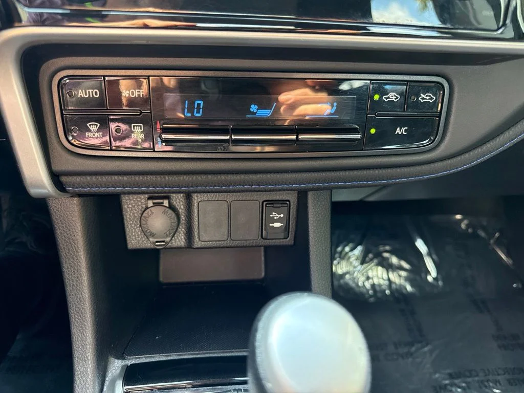 Used 2019 Silver Toyota SE image 62