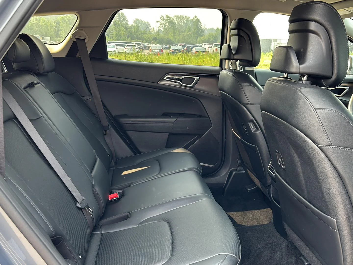 Used 2024 Everlasting Silver Kia EX image 33