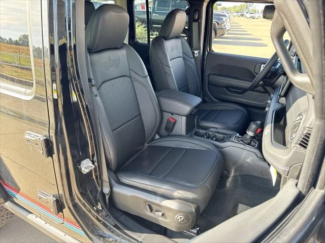 New 2026 Black Clear-Coat Exterior Paint Jeep  image 23