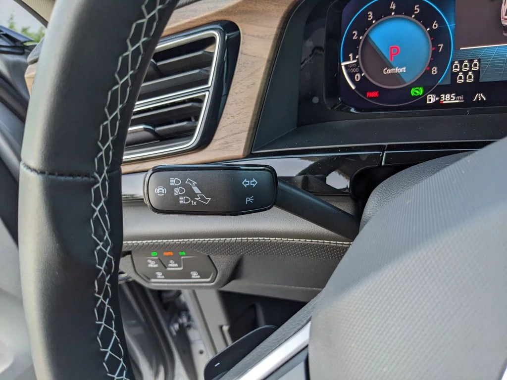New 2026 Silver Volkswagen 2.0T SE w/Technology image 25