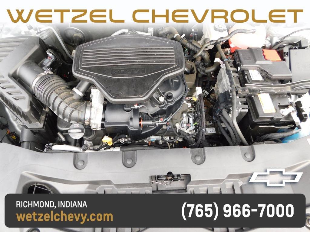 Used 2025 Gray Chevrolet RS image 40