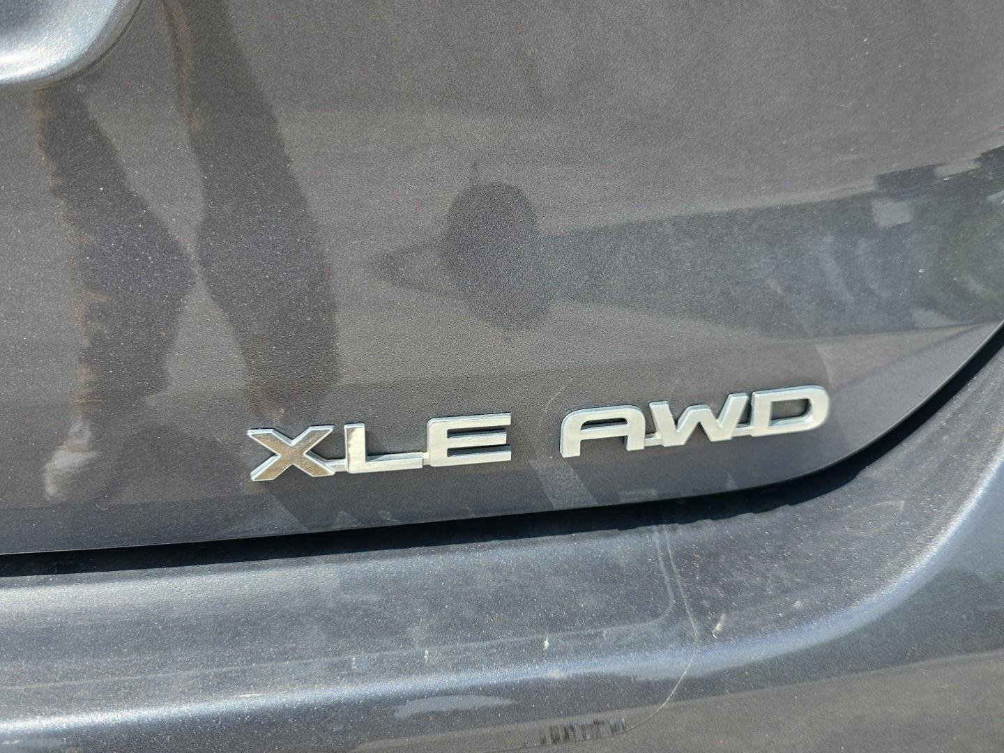 Used 2021 Magnetic Gray Metallic Toyota XLE image 5