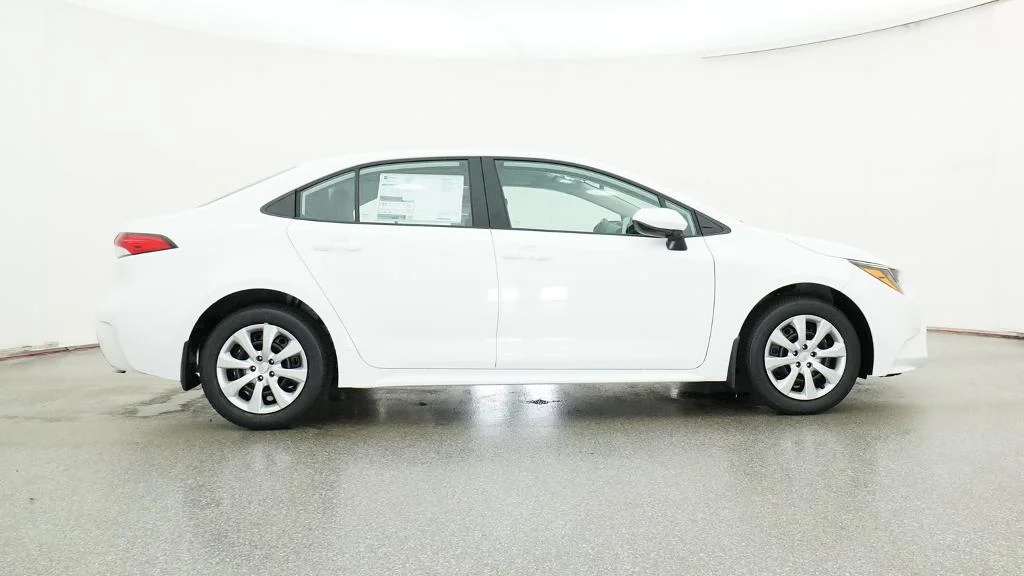 New 2026 Ice Cap Toyota LE image 13