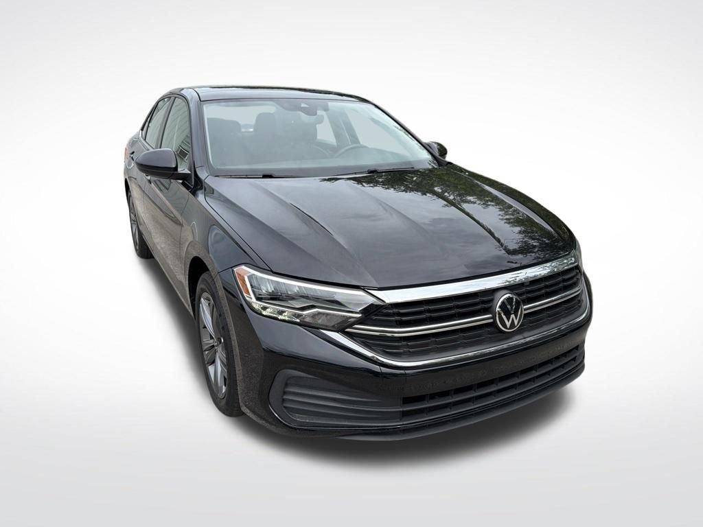 Certified Used 2023 Black Volkswagen 1.5T SE image 2