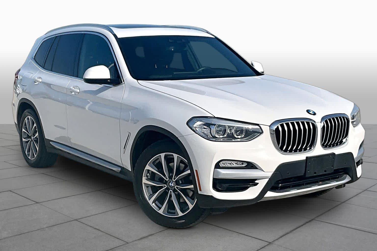 Used 2019 Alpine White BMW sDrive30i image 2